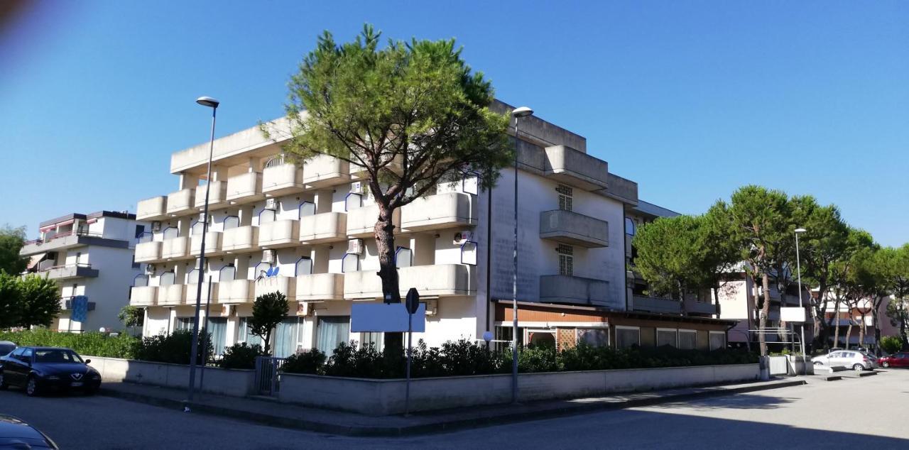 Hotel San Remo Martinsicuro Exterior photo